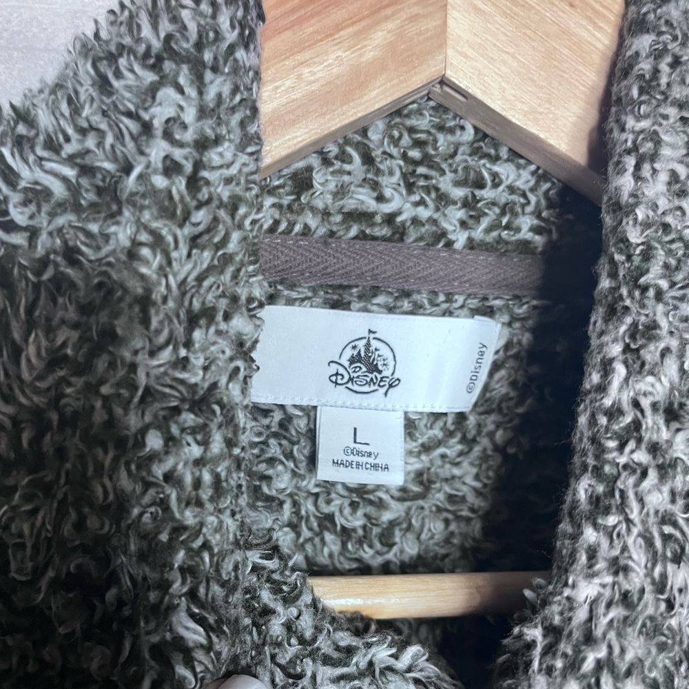 Disney Parks Disneyland Sherpa Fleece Gray Zip Up Jacket Large Fuzzy Comfy Warm - Picture 4 of 7